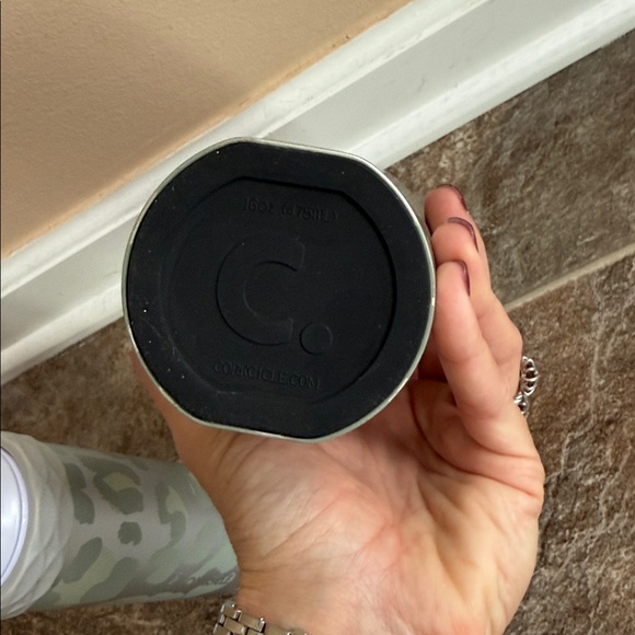 New Corkcicle snow leopard 16 oz tumbler and can cooler slim green gray cup - Picture 6 of 6